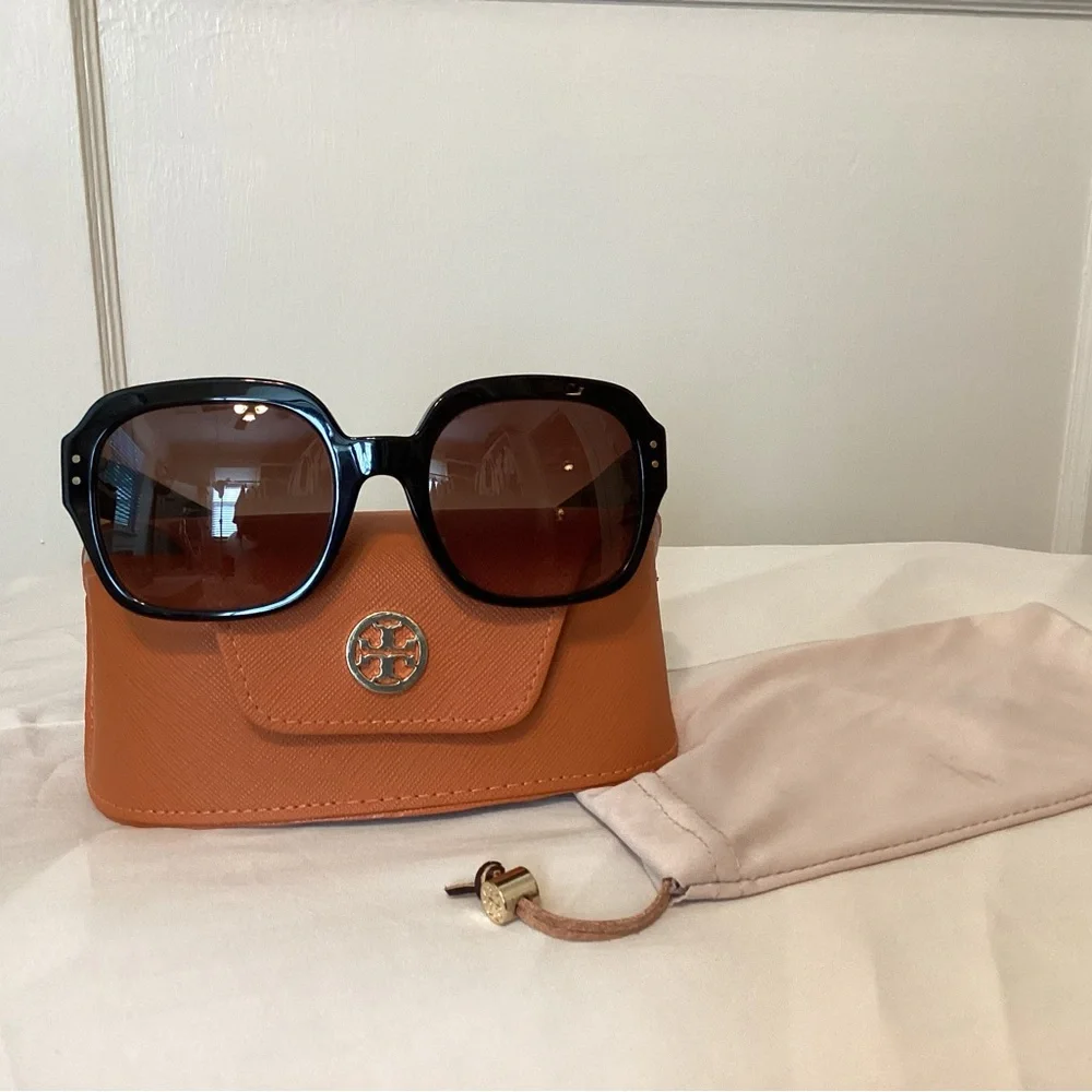 Tory Burch Black Frame Brown Lens Oversized Sunglasses